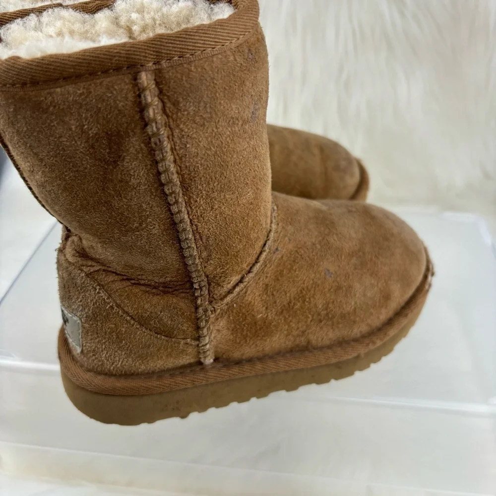UGG WINTER BOOTS SIZE 10 TODDLER